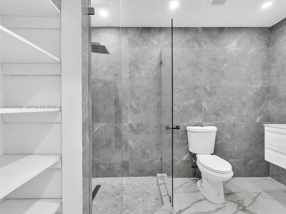 For Rent: $6,950 (4 beds, 3 baths, 1780 Square Feet)