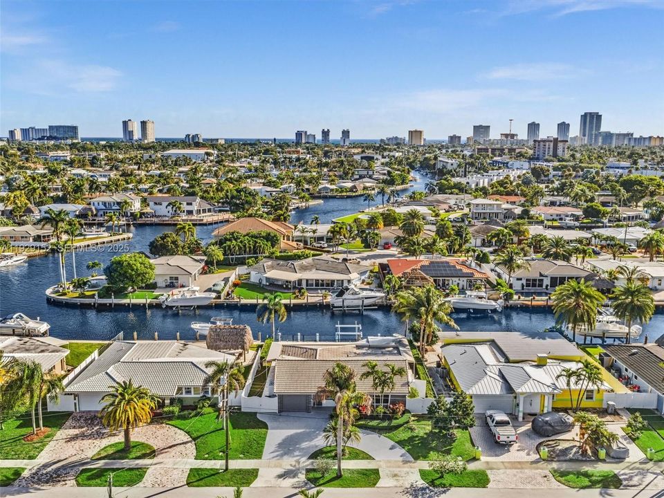 For Rent: $6,950 (4 beds, 3 baths, 1780 Square Feet)