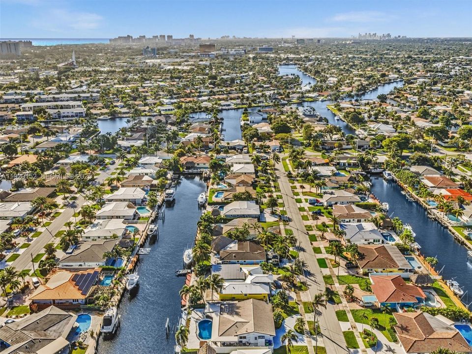 For Rent: $6,950 (4 beds, 3 baths, 1780 Square Feet)