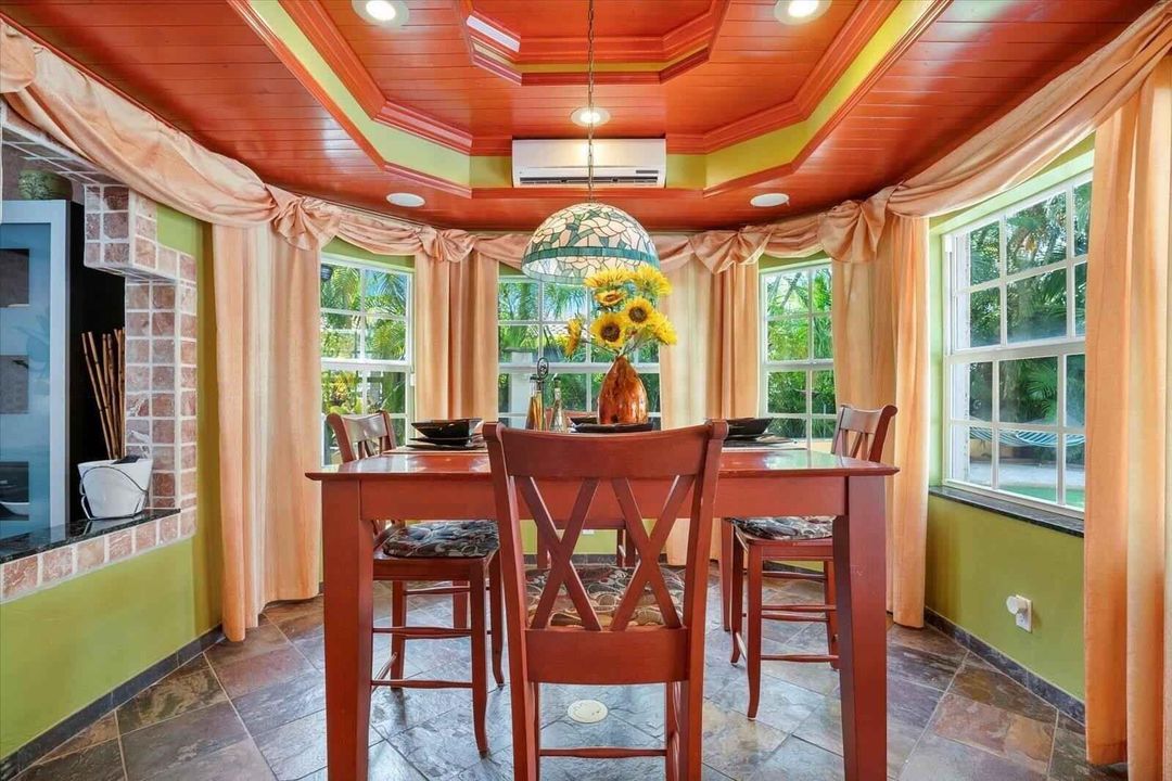 Breakfast nook