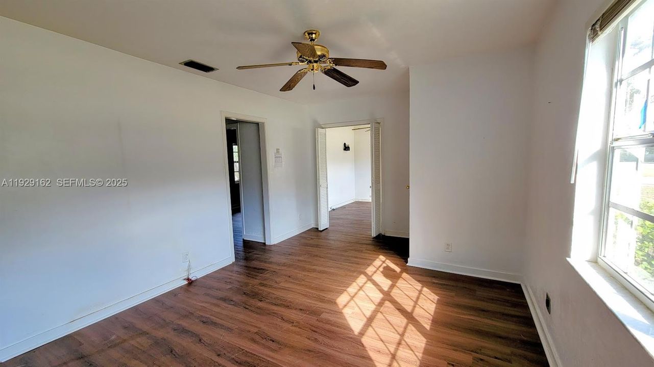 For Sale: $239,900 (2 beds, 2 baths, 1577 Square Feet)