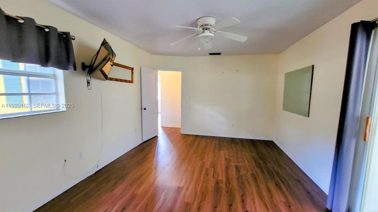 For Sale: $239,900 (2 beds, 2 baths, 1577 Square Feet)