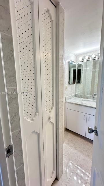 В аренду: $2,100 (2 спален, 2 ванн, 994 Квадратных фут)