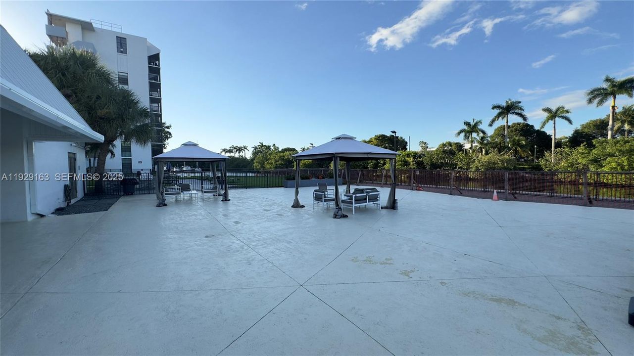 В аренду: $2,100 (2 спален, 2 ванн, 994 Квадратных фут)