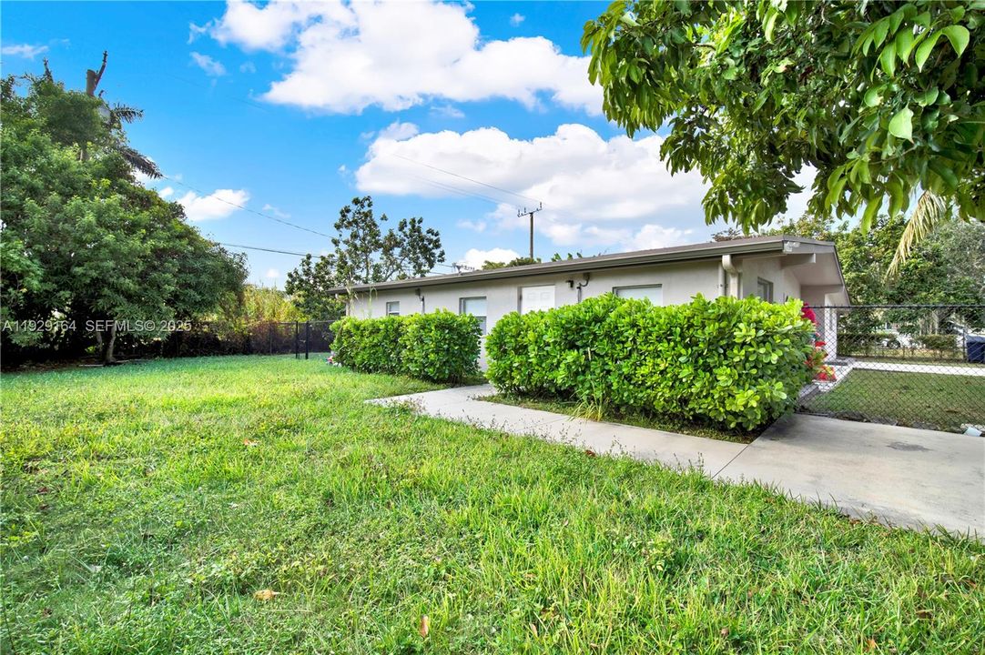 For Rent: $1,200 (1 beds, 1 baths, 800 Square Feet)