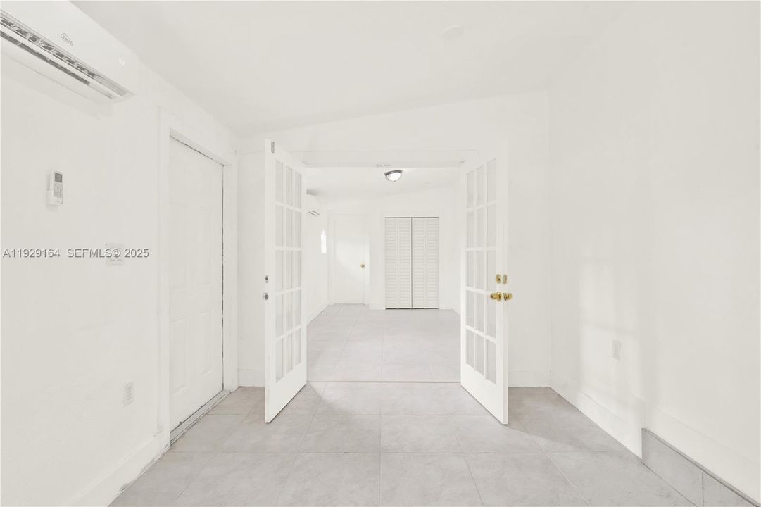 For Rent: $1,200 (1 beds, 1 baths, 800 Square Feet)