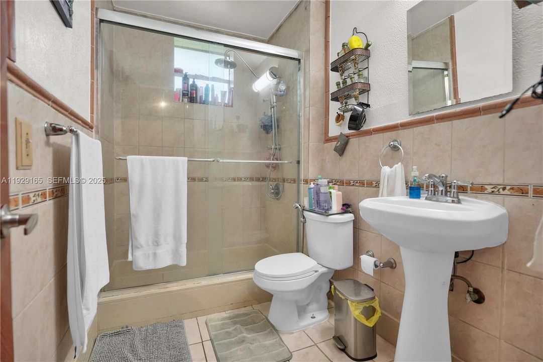 For Sale: $2,250,000 (4 beds, 2 baths, 2909 Square Feet)