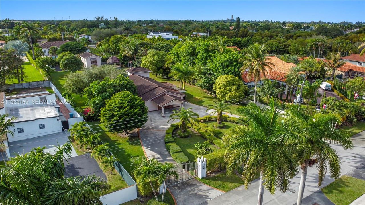 For Sale: $2,250,000 (4 beds, 2 baths, 2909 Square Feet)