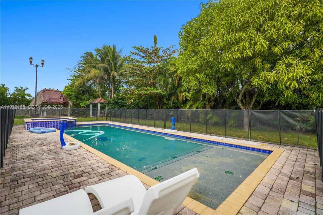 For Sale: $2,250,000 (4 beds, 2 baths, 2909 Square Feet)