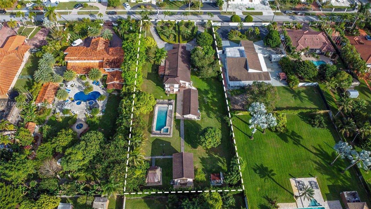 For Sale: $2,250,000 (4 beds, 2 baths, 2909 Square Feet)