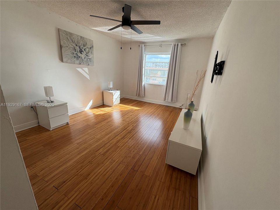 В аренду: $1,700 (1 спален, 1 ванн, 663 Квадратных фут)