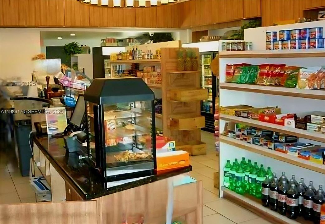 Market and beauty salon on first level