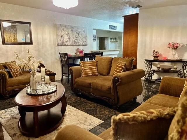 For Rent: $3,500 (4 beds, 2 baths, 1344 Square Feet)