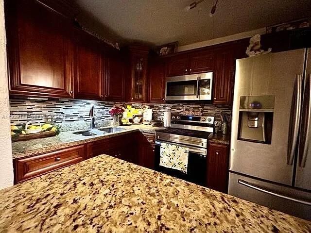 For Rent: $3,500 (4 beds, 2 baths, 1344 Square Feet)