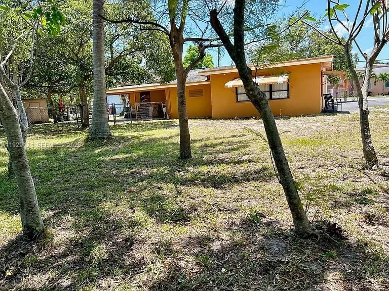 For Rent: $3,500 (4 beds, 2 baths, 1344 Square Feet)