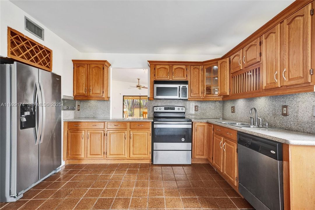 En Venta: $429,000 (3 camas, 2 baños, 1488 Pies cuadrados)