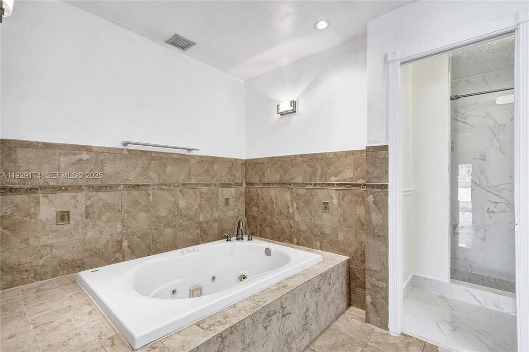 En Venta: $429,000 (3 camas, 2 baños, 1488 Pies cuadrados)