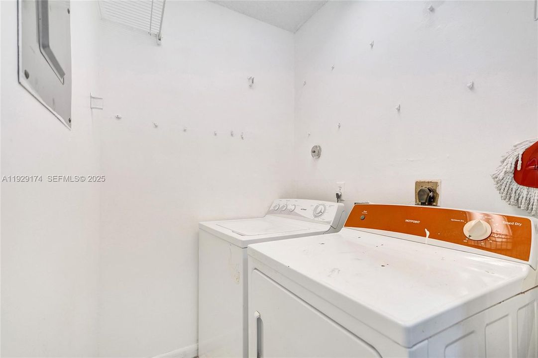 En Venta: $429,000 (3 camas, 2 baños, 1488 Pies cuadrados)