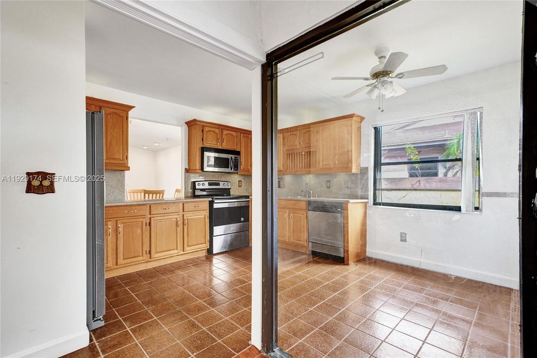 En Venta: $429,000 (3 camas, 2 baños, 1488 Pies cuadrados)