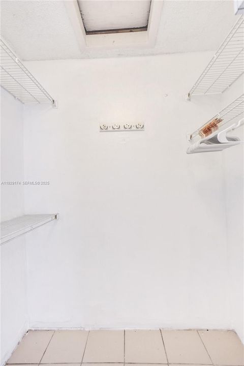 En Venta: $429,000 (3 camas, 2 baños, 1488 Pies cuadrados)