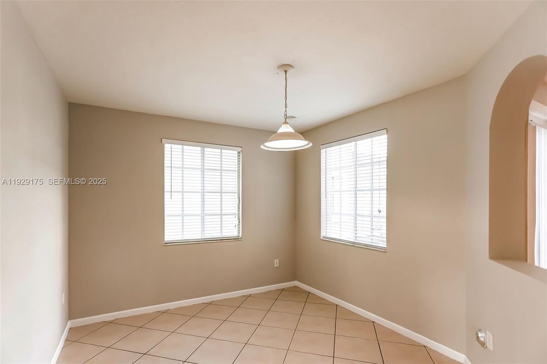 В аренду: $2,500 (4 спален, 3 ванн, 2611 Квадратных фут)