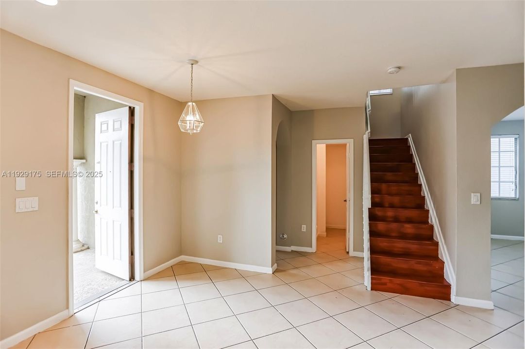 В аренду: $2,500 (4 спален, 3 ванн, 2611 Квадратных фут)