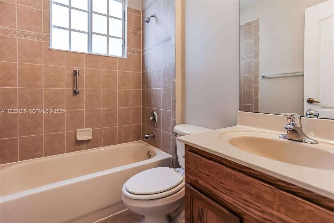 В аренду: $2,500 (4 спален, 3 ванн, 2611 Квадратных фут)