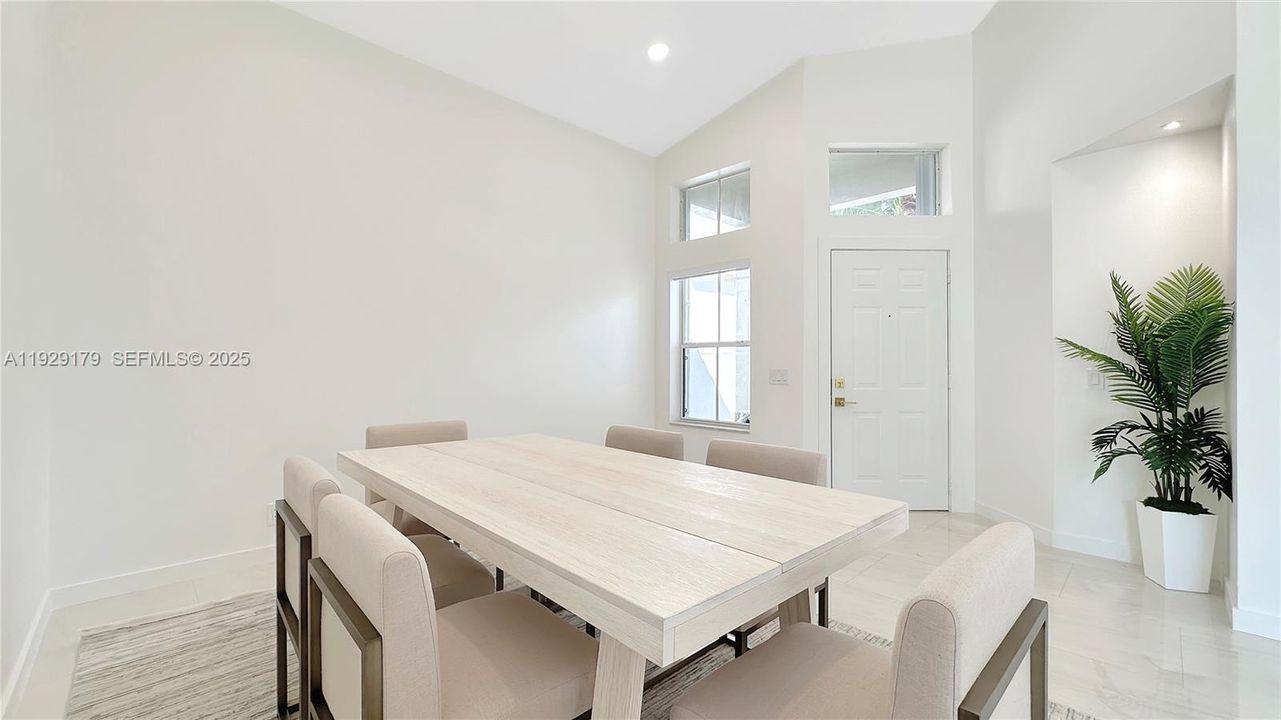 В аренду: $4,390 (3 спален, 2 ванн, 1505 Квадратных фут)