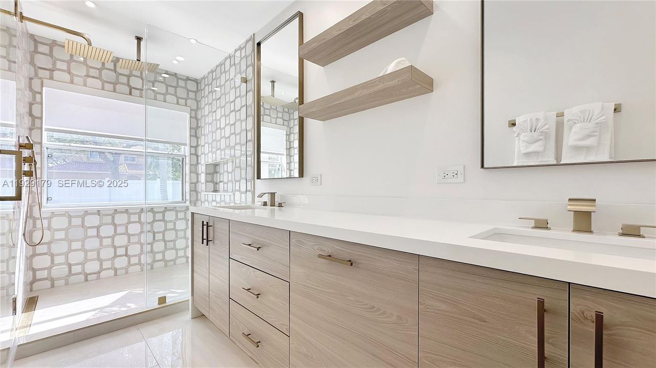 В аренду: $4,390 (3 спален, 2 ванн, 1505 Квадратных фут)