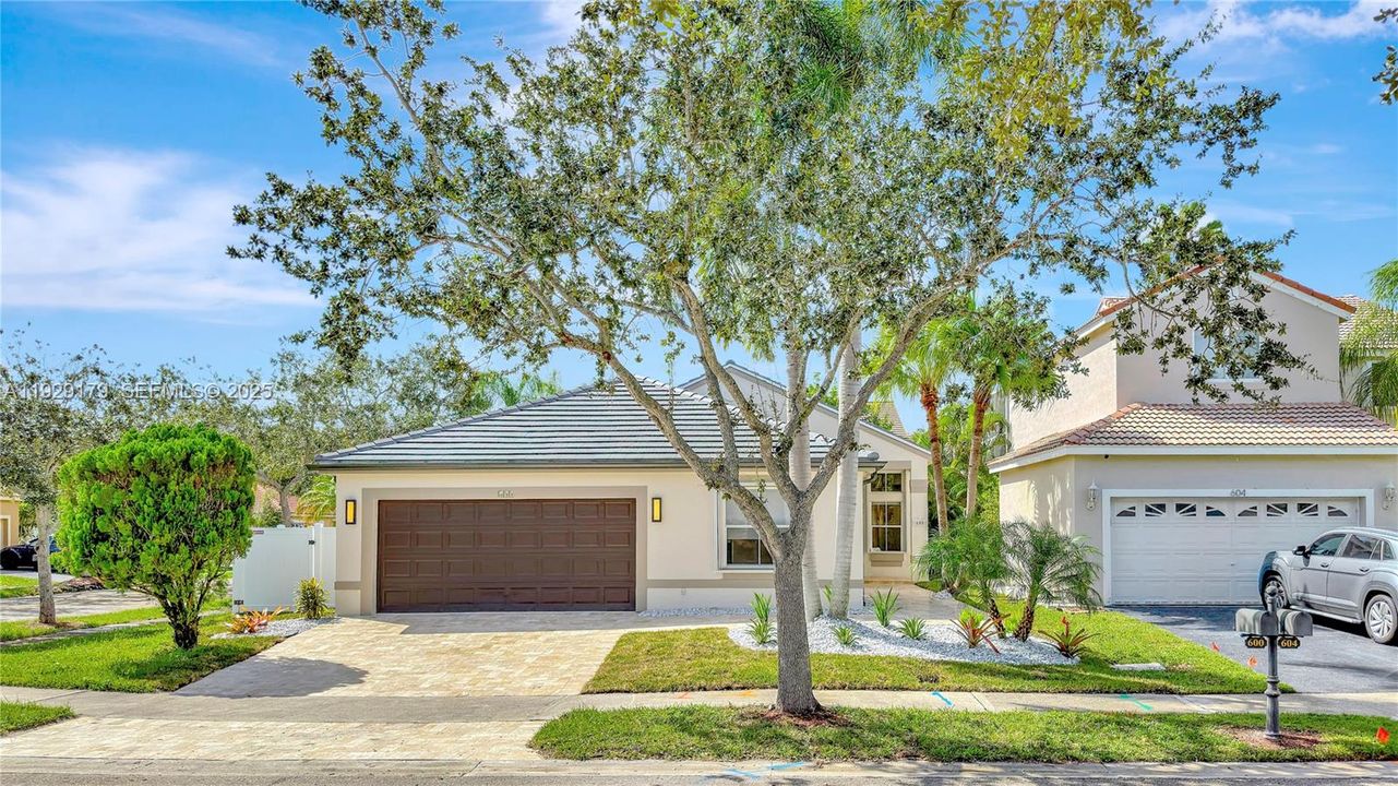 В аренду: $4,390 (3 спален, 2 ванн, 1505 Квадратных фут)