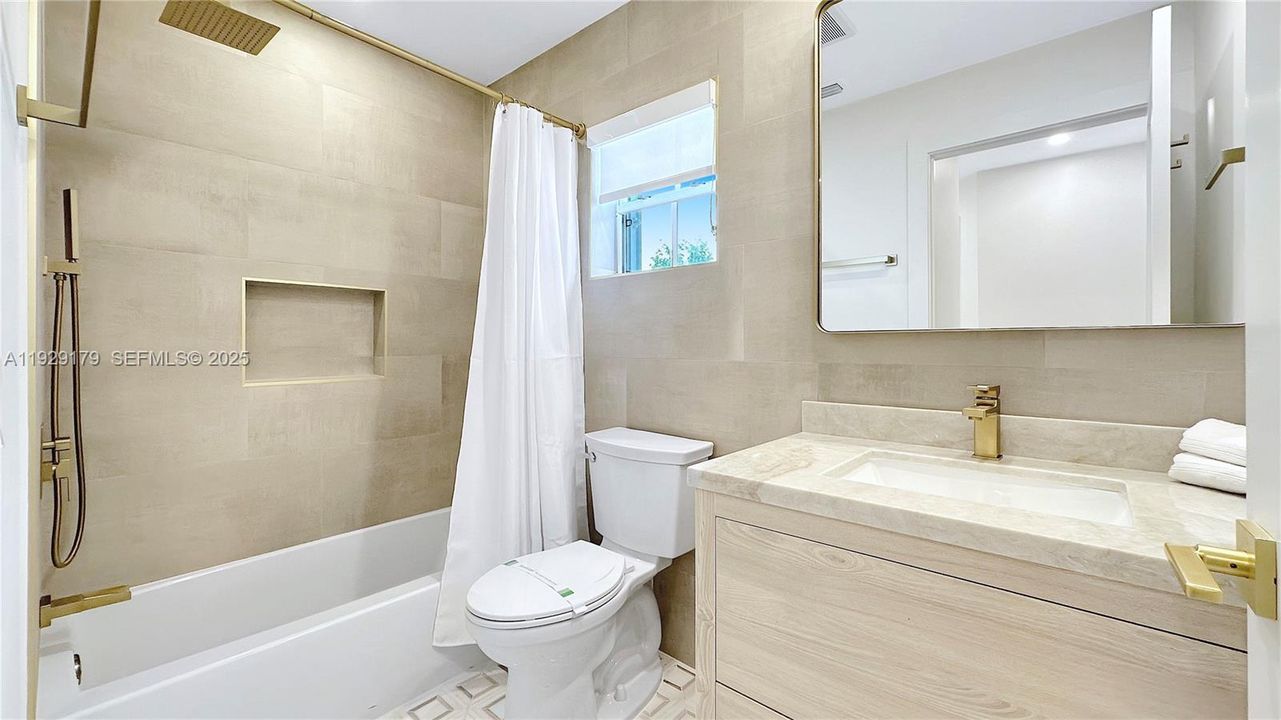 В аренду: $4,390 (3 спален, 2 ванн, 1505 Квадратных фут)