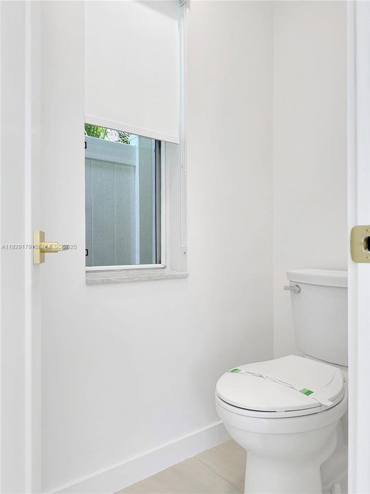 В аренду: $4,390 (3 спален, 2 ванн, 1505 Квадратных фут)