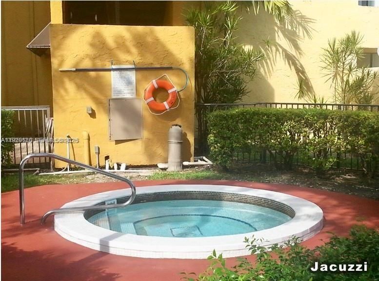 For Sale: $224,670 (1 beds, 1 baths, 725 Square Feet)