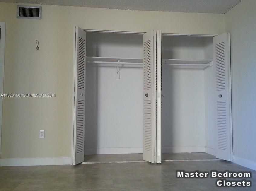 For Sale: $224,670 (1 beds, 1 baths, 725 Square Feet)