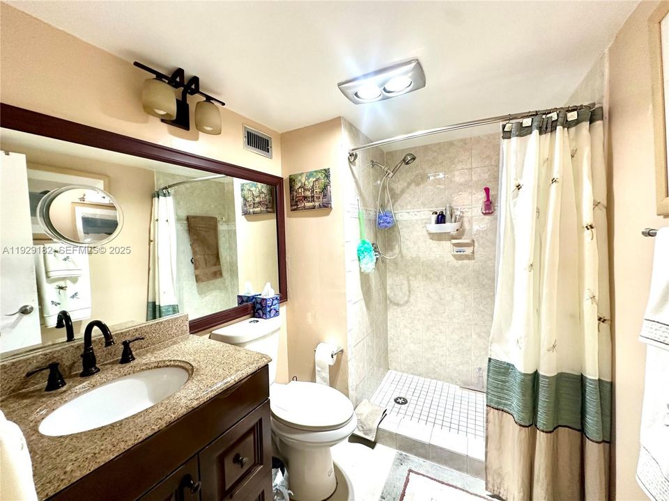 En Venta: $225,000 (2 camas, 2 baños, 1170 Pies cuadrados)