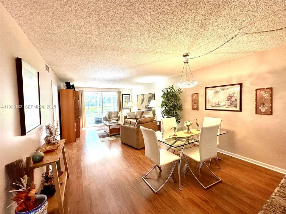 En Venta: $225,000 (2 camas, 2 baños, 1170 Pies cuadrados)