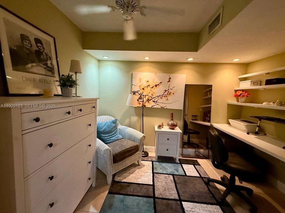 For Rent: $2,400 (1 beds, 1 baths, 662 Square Feet)