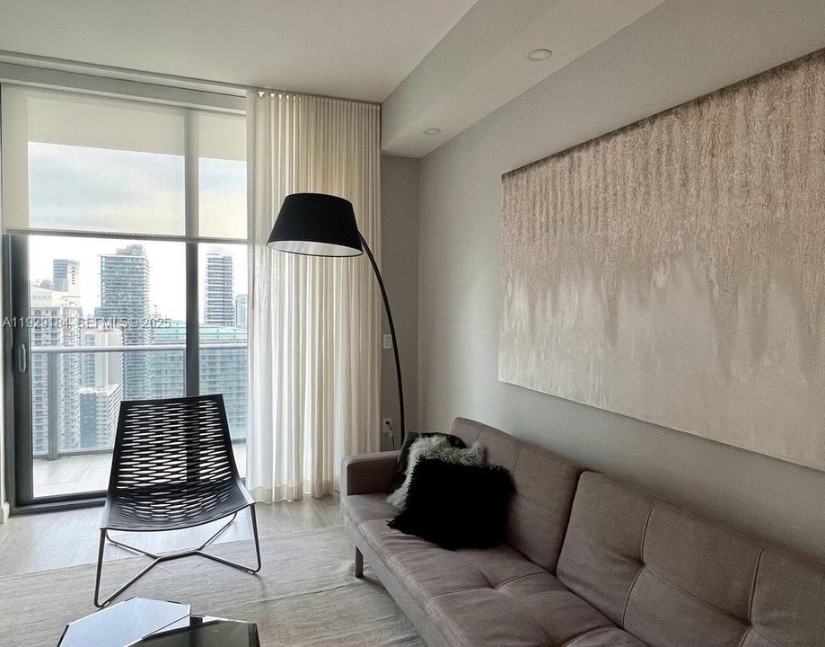 В аренду: $4,500 (1 спален, 2 ванн, 851 Квадратных фут)