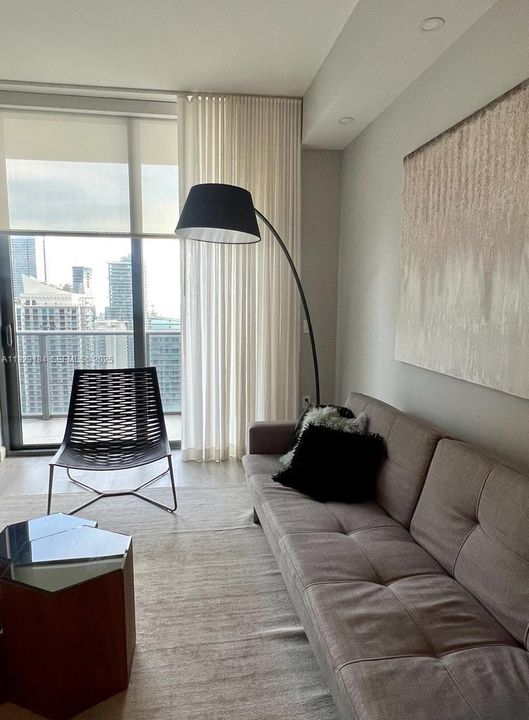 В аренду: $4,500 (1 спален, 2 ванн, 851 Квадратных фут)