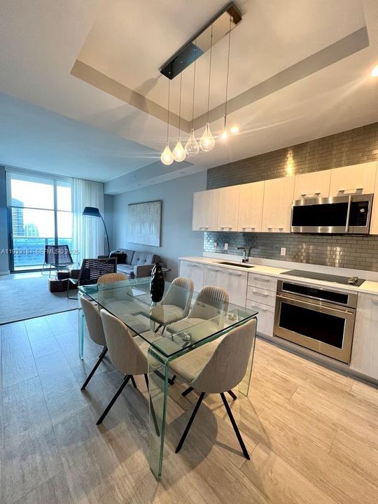 В аренду: $4,500 (1 спален, 2 ванн, 851 Квадратных фут)