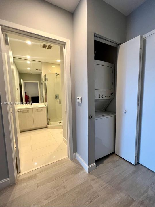 В аренду: $4,500 (1 спален, 2 ванн, 851 Квадратных фут)