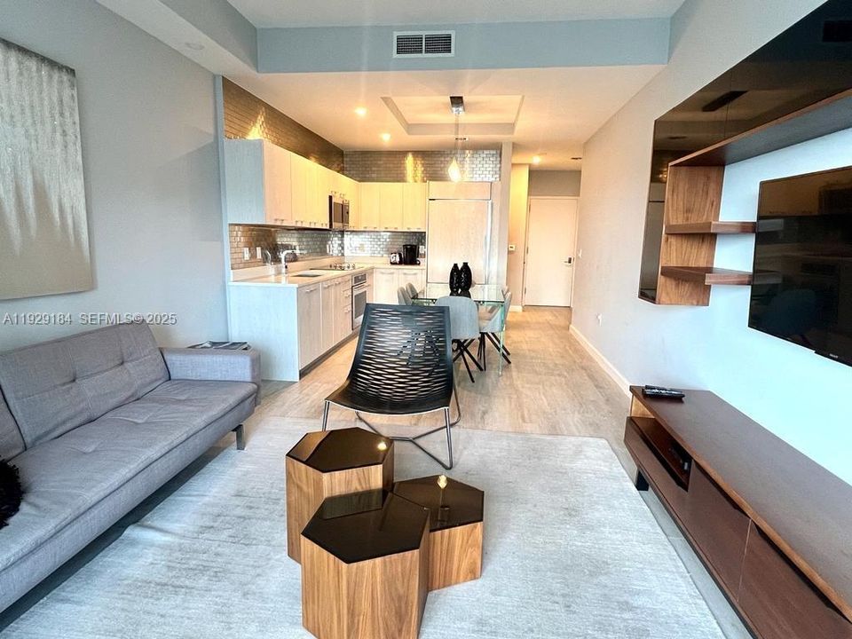 В аренду: $4,500 (1 спален, 2 ванн, 851 Квадратных фут)