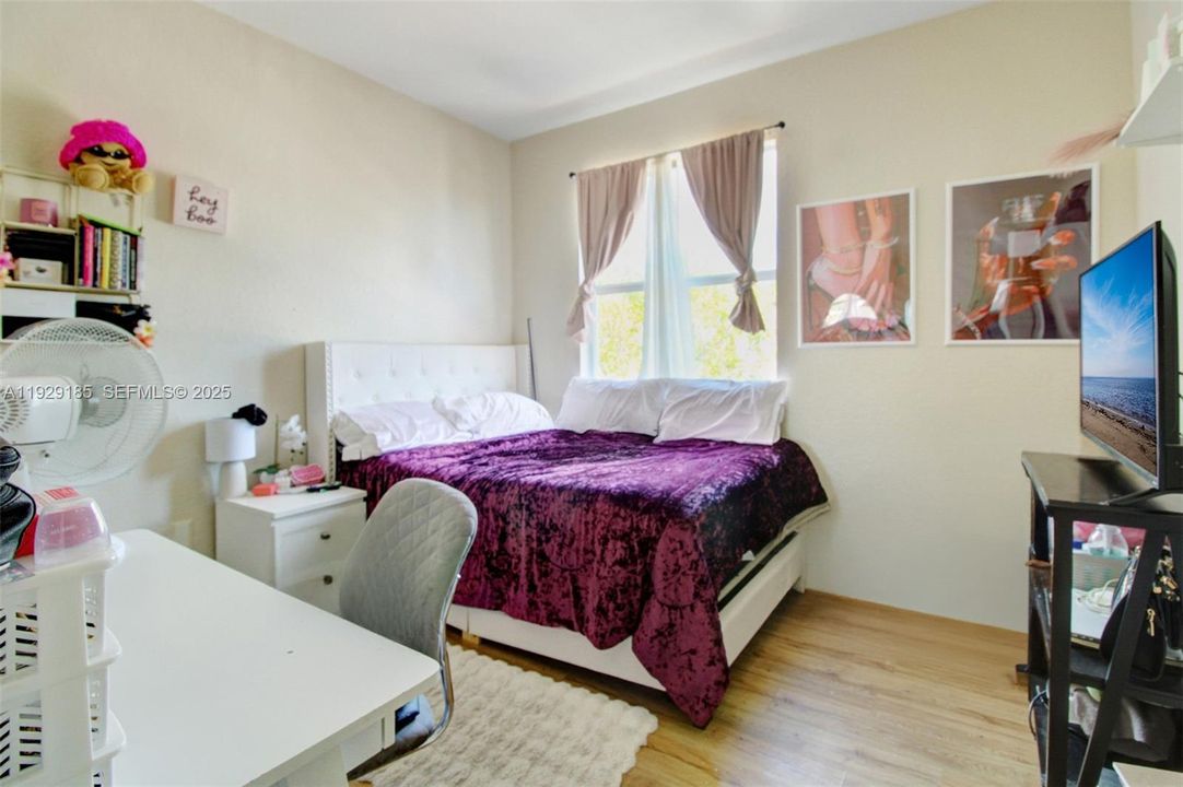 待售: $565,000 (5 贝兹, 3 浴室, 2726 平方英尺)