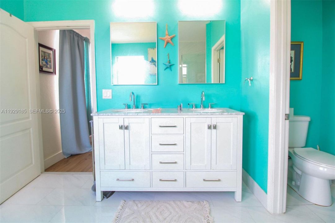 待售: $565,000 (5 贝兹, 3 浴室, 2726 平方英尺)