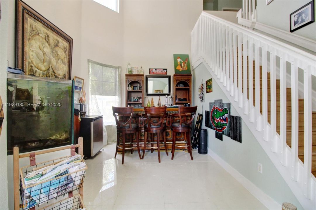 待售: $565,000 (5 贝兹, 3 浴室, 2726 平方英尺)