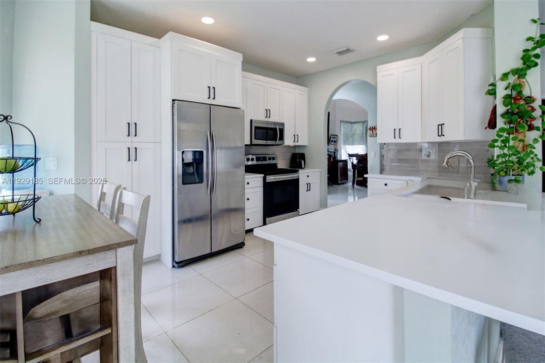 待售: $565,000 (5 贝兹, 3 浴室, 2726 平方英尺)