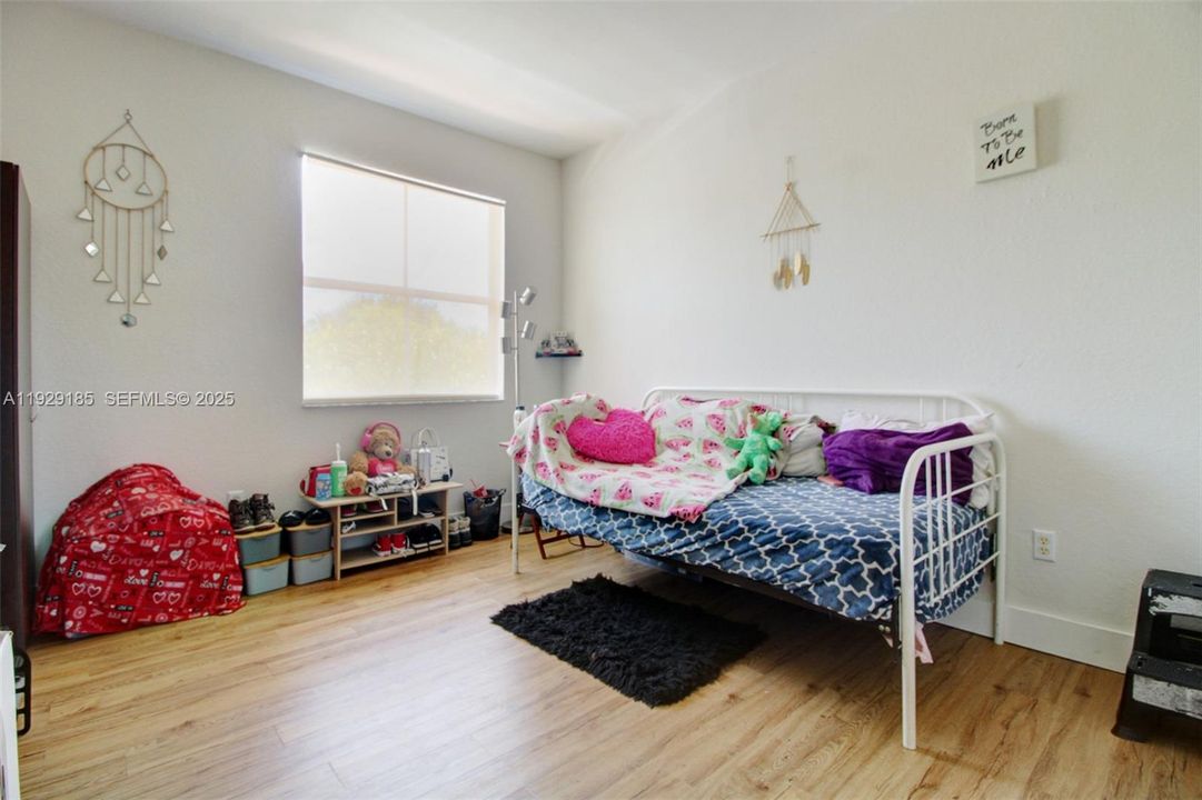 待售: $565,000 (5 贝兹, 3 浴室, 2726 平方英尺)