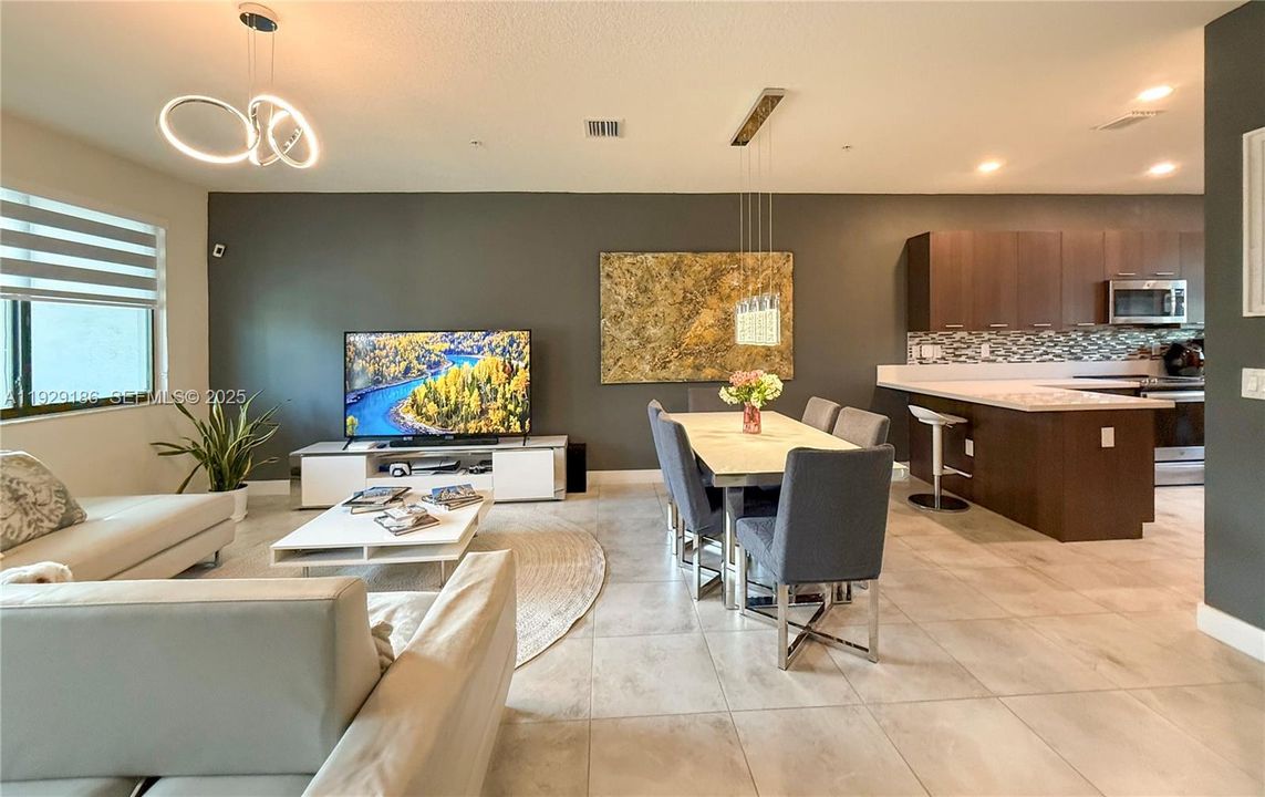 For Sale: $1,350,000 (3 beds, 3 baths, 2789 Square Feet)