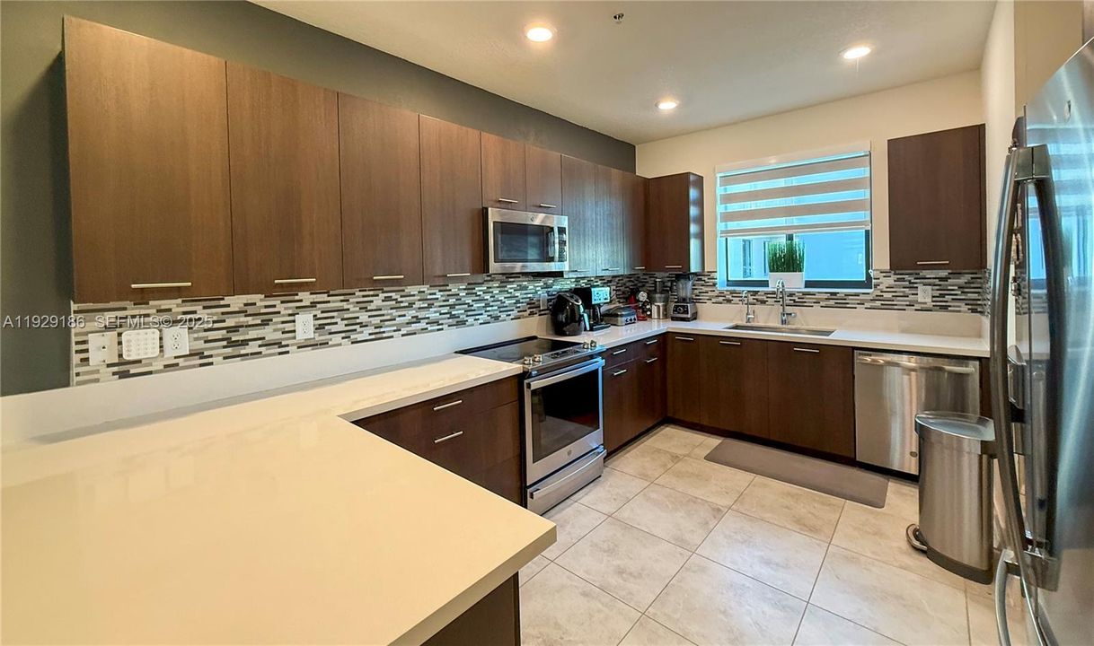 For Sale: $1,350,000 (3 beds, 3 baths, 2789 Square Feet)