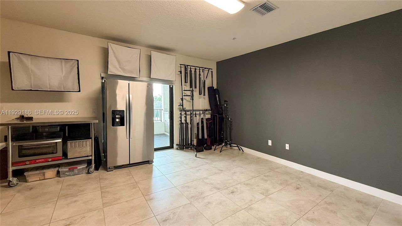 For Sale: $1,350,000 (3 beds, 3 baths, 2789 Square Feet)